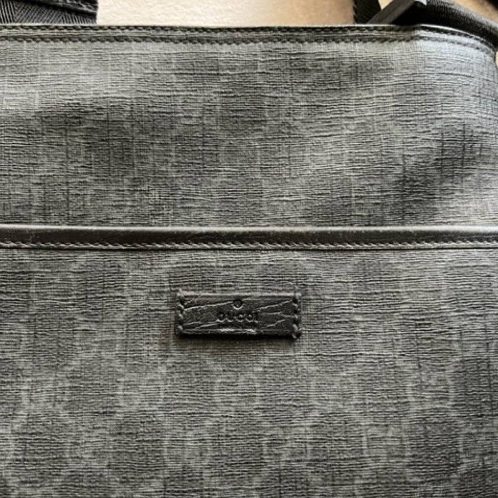 Gucci black leather cross-body bag